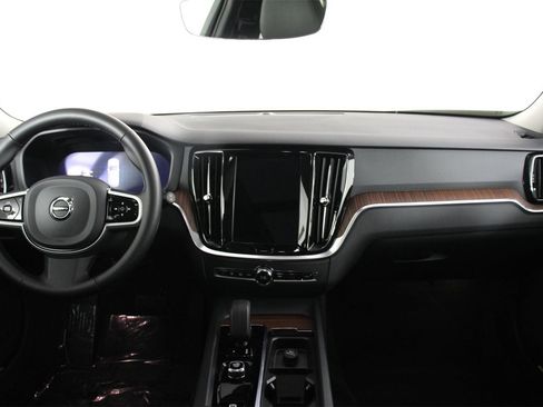 Certified 2025 Volvo V60 B5 Cross Country Plus image 7