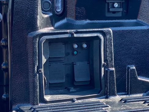 Used 2023 Ford F150 Lariat w/ Equipment Group 502A High image 6