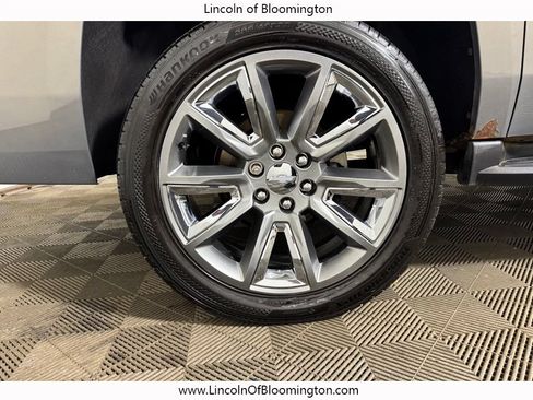 Used 2017 Chevrolet Suburban LT AWD/4WD image 23