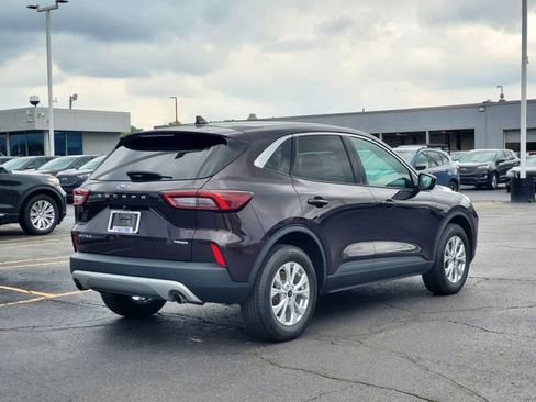 Used 2023 Ford Escape Active w/ Tech Pack #2 AWD/4WD image 3