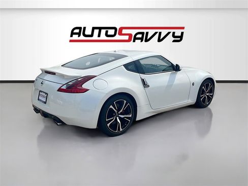 Used 2018 Nissan 370Z w/ Sport Package image 7