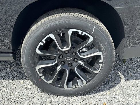 New 2026 Chevrolet Suburban Premier AWD/4WD image 4