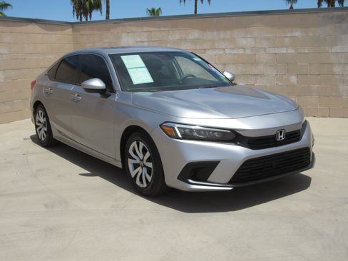 Used 2023 Honda Civic LX image 2