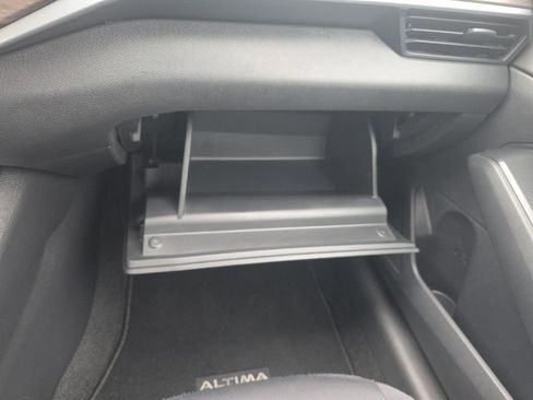 Used 2025 Nissan Altima 2.5 SV FWD image 28