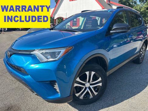 Used 2018 Toyota RAV4 LE FWD image 1