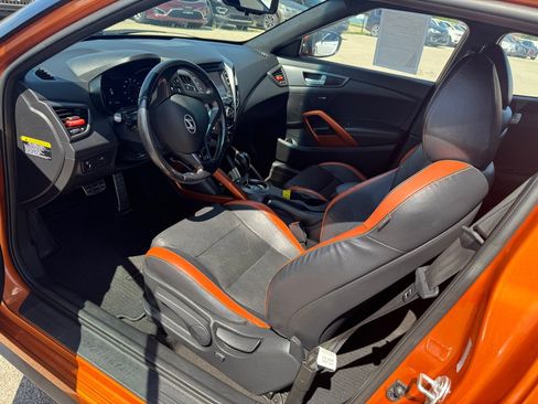 Used 2016 Hyundai Veloster Turbo FWD image 16
