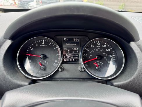 Used 2012 Nissan Rogue S w/ Special Edition Pkg FWD image 16