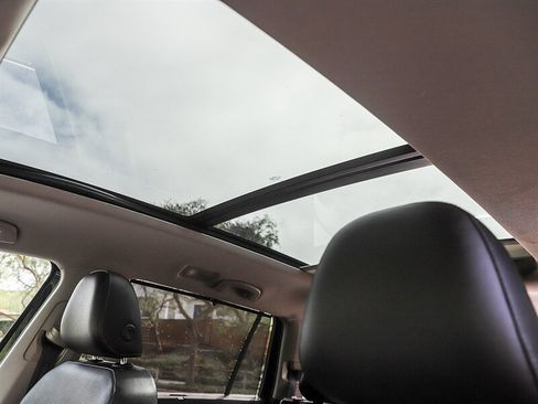 Used 2019 Volkswagen Atlas SEL Premium image 37