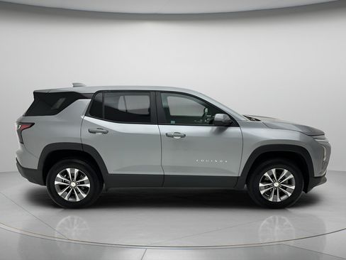 Used 2025 Chevrolet Equinox LT AWD/4WD image 4