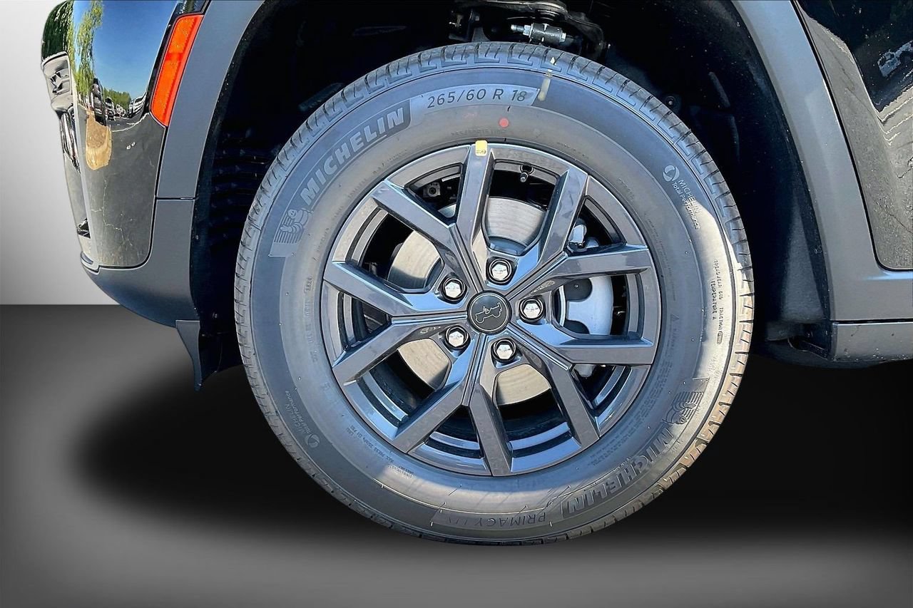 New 2027 Jeep Grand Cherokee Altitude AWD/4WD image 28