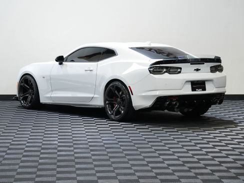 Used 2019 Chevrolet Camaro SS RWD image 8