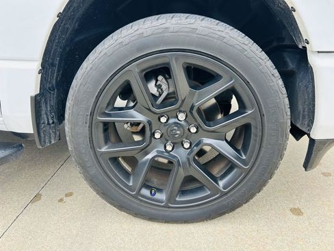 Used 2024 RAM 1500 Laramie AWD/4WD image 42