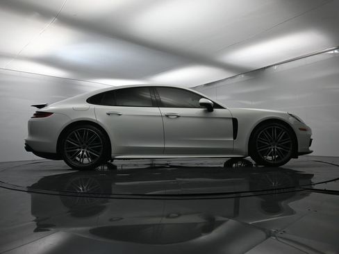Used 2018 Porsche Panamera 4S image 49