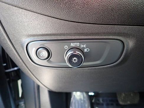 Used 2023 Chevrolet Equinox LT image 15