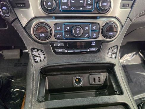 Used 2019 Chevrolet Suburban Premier AWD/4WD image 28