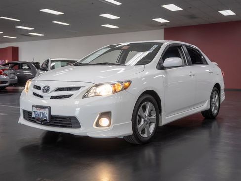 Used 2013 Toyota Corolla S FWD image 2