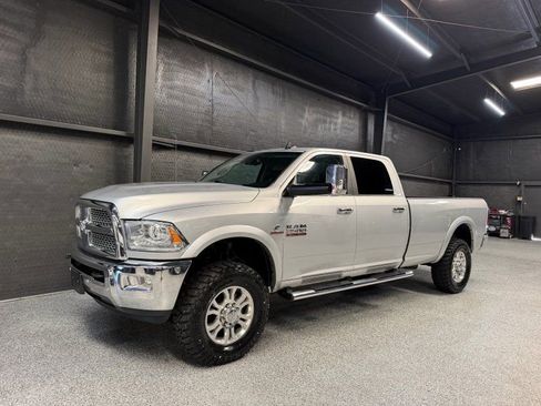 Used 2018 RAM 2500 Laramie AWD/4WD image 1