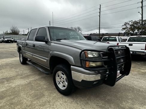 Used 2006 Chevrolet Silverado 1500 LT w/ Light Duty Power Package image 9