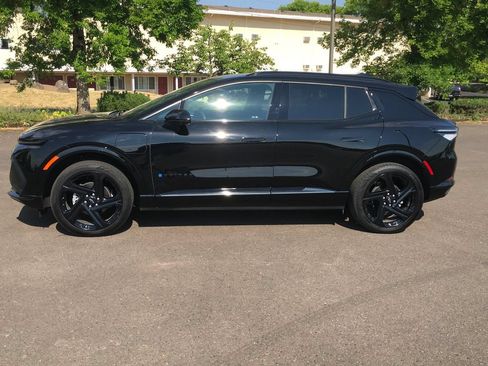 Used 2024 Chevrolet Equinox EV RS AWD/4WD image 3