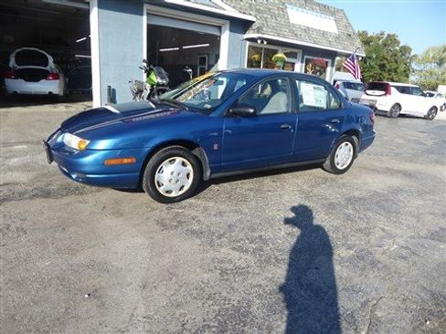 Used 2002 Saturn S-Series SL1 image 3