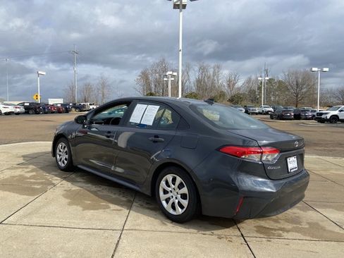 Used 2024 Toyota Corolla LE image 7