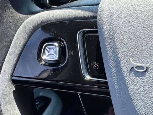 Used 2022 Lincoln Corsair Standard w/ Equipment Group 101A image 19