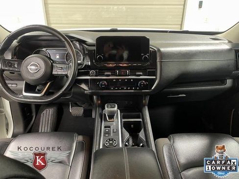 Used 2023 Nissan Pathfinder SL w/ Lighting Package (N92) AWD/4WD image 14