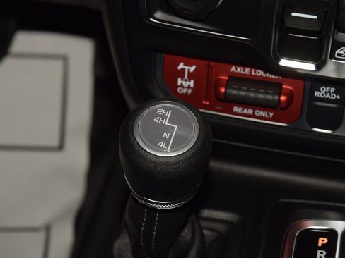 Used 2025 Jeep Gladiator Sport AWD/4WD image 31