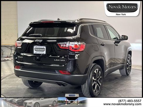 Used 2022 Jeep Compass Limited image 10