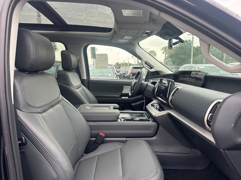 New 2026 Ford Expedition Active RWD image 9