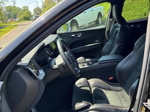 Used 2019 Volvo XC60 T6 R-Design AWD/4WD image 2