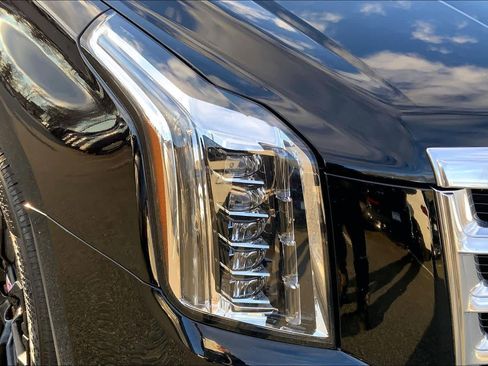 Used 2017 Cadillac Escalade ESV Premium Luxury image 26