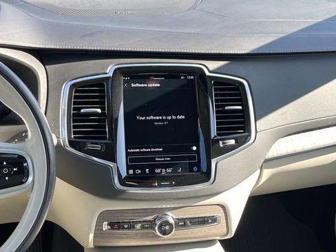 Used 2023 Volvo XC90 B6 Ultimate w/ Protection Package Premier image 16