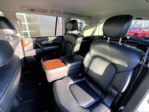 Used 2019 INFINITI QX80 Luxe w/ All-Season Package image 26
