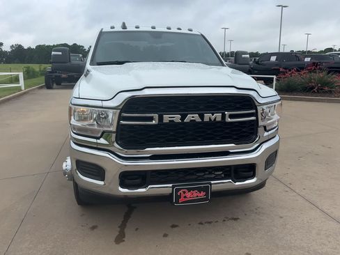 Used 2024 RAM 3500 Tradesman w/ Chrome Appearance Group AWD/4WD image 3