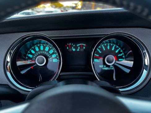 Used 2014 Ford Mustang Convertible image 17