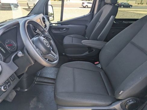 Used 2024 Mercedes-Benz Sprinter 2500 image 19