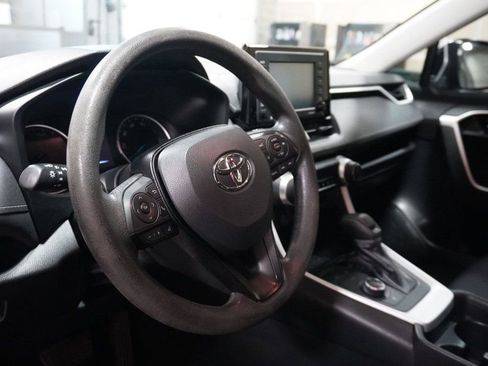 Used 2021 Toyota RAV4 LE AWD/4WD image 8