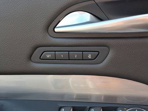 Certified 2025 Cadillac XT4 Premium Luxury image 28