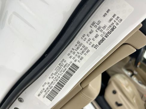 Used 2014 Jeep Grand Cherokee Limited image 29