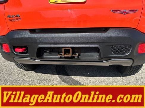 Used 2015 Jeep Renegade Trailhawk w/ Popular Equipment Group AWD/4WD image 34