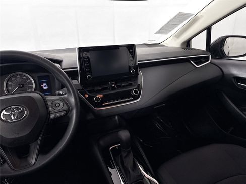 Used 2020 Toyota Corolla LE image 30