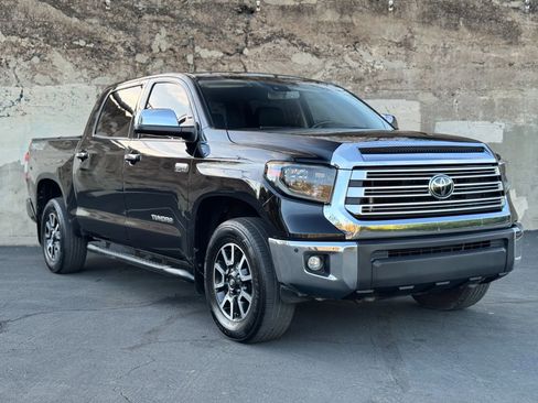 Used 2020 Toyota Tundra Limited w/ Limited Premium Package image 3