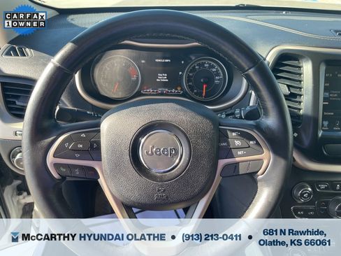 Used 2016 Jeep Cherokee Limited image 6