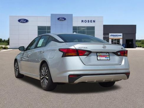 Used 2024 Nissan Altima 2.5 SV FWD image 5