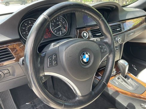 Used 2013 BMW 335i Convertible w/ Premium Pkg RWD image 14