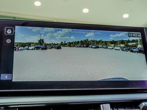 Used 2024 Hyundai Santa Fe SEL FWD image 31
