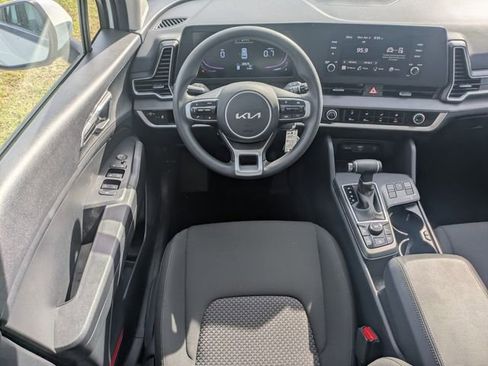 Used 2025 Kia Sportage LX FWD image 15