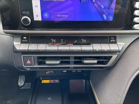 Used 2025 Toyota Camry LE image 32