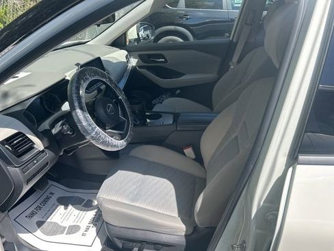 Used 2021 Nissan Rogue SV image 5